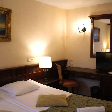 Taanilinna Hotell Tallinn Exterior photo