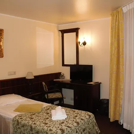 Taanilinna Hotell Tallinn Exterior photo