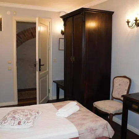 Taanilinna Hotell Tallinn Exterior photo